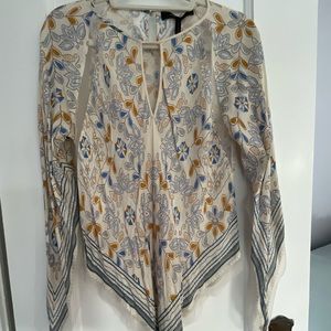 BCBG silky print top. Size M